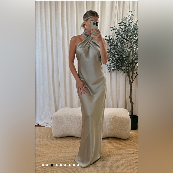 NWOT SHOW ME YOUR MUMU- Jasmine Halter Maxi Dress size L color: Moss Green - Picture 3 of 8